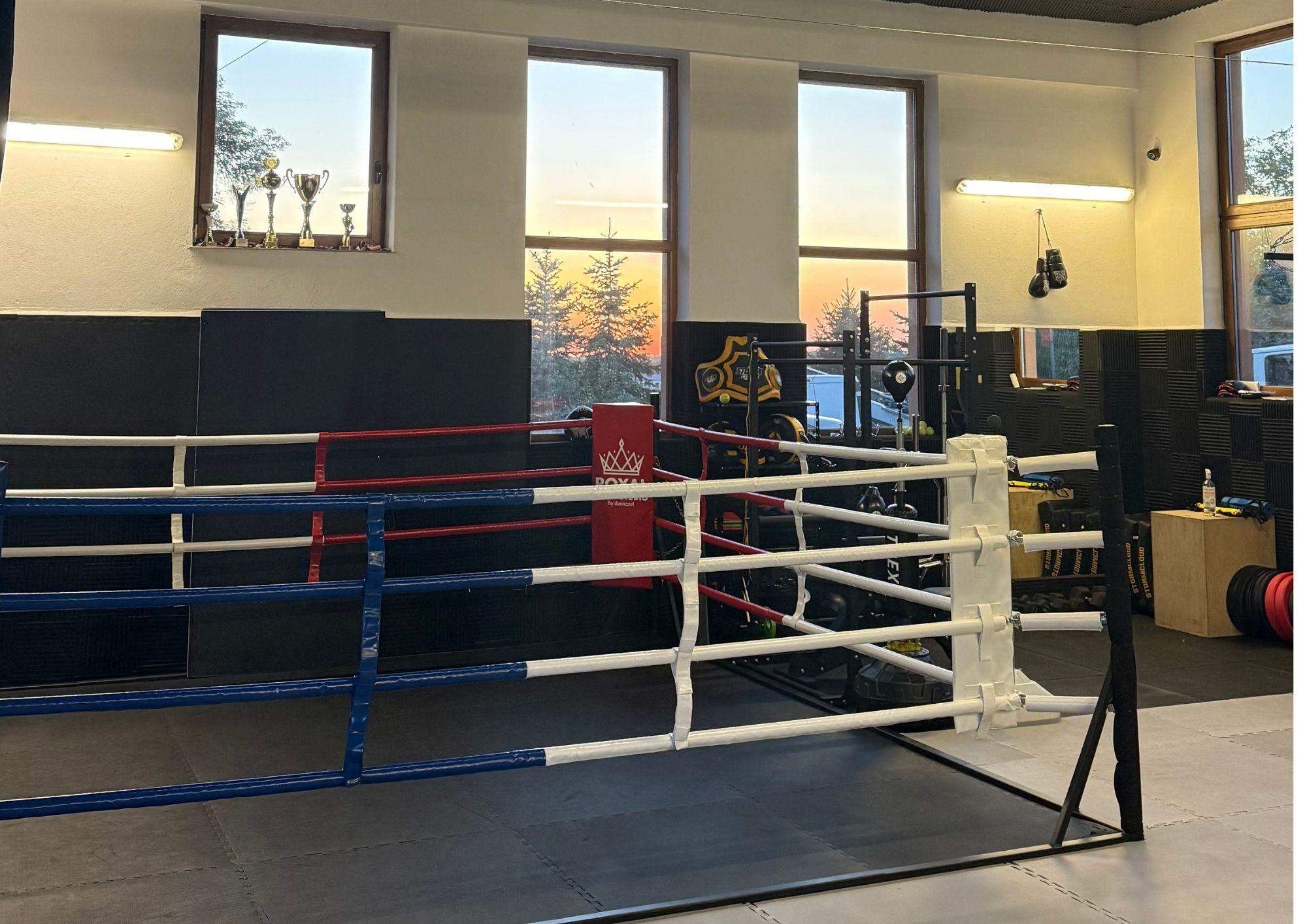 Ring i strefa treningowa Royal Fight Studio
